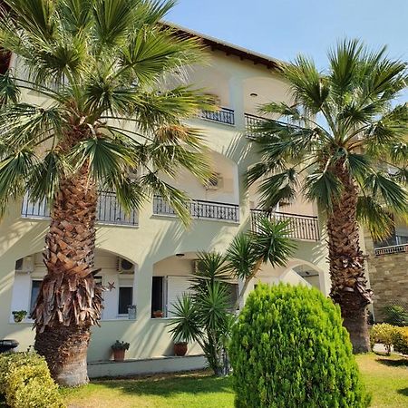 Hotel Pefko Неос Мармарас Екстериор снимка