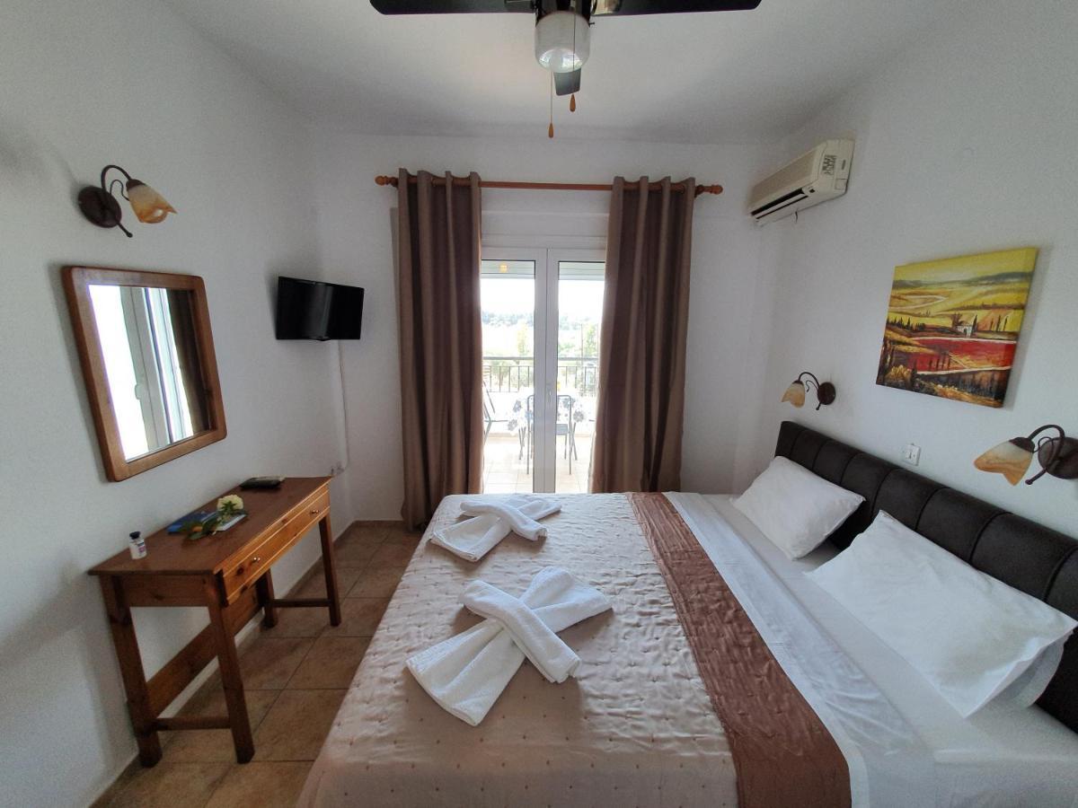 Hotel Pefko Неос Мармарас Екстериор снимка